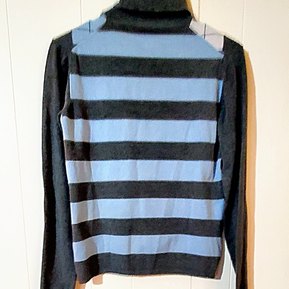 BURBERRY TURTLENECK SWEATER. WOMENS Sz:M MADE IN ITALY. LIKE NEW! DIAMOND/STRIPE - Picture 10 of 11